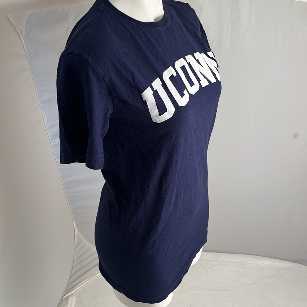 Alta Gracia navy blue UCONN University of Connecticut logo short sleeve t-shirt - Picture 2 of 10